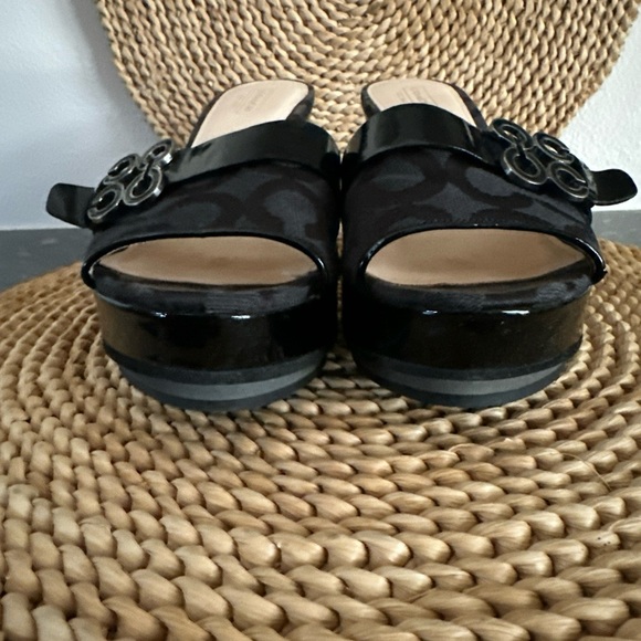 COACH Monogram Logo fabric with decal and black patent leather 7.5 Geri - Picture 2 of 8